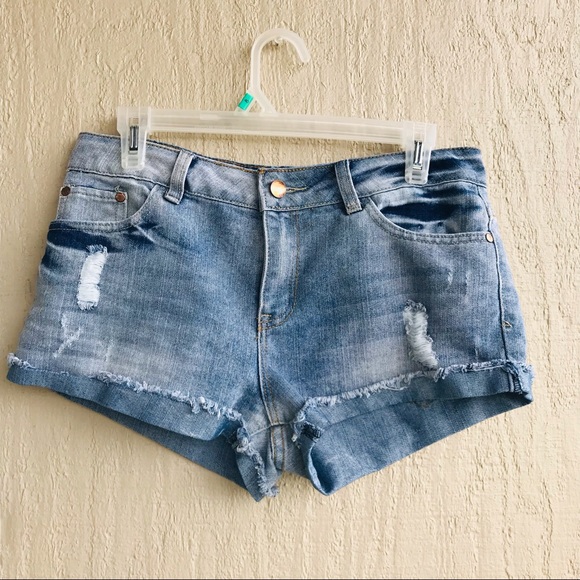 Forever 21 Pants - Forever 21 Women's Distressed Light Stain Jean Shorts Size 29